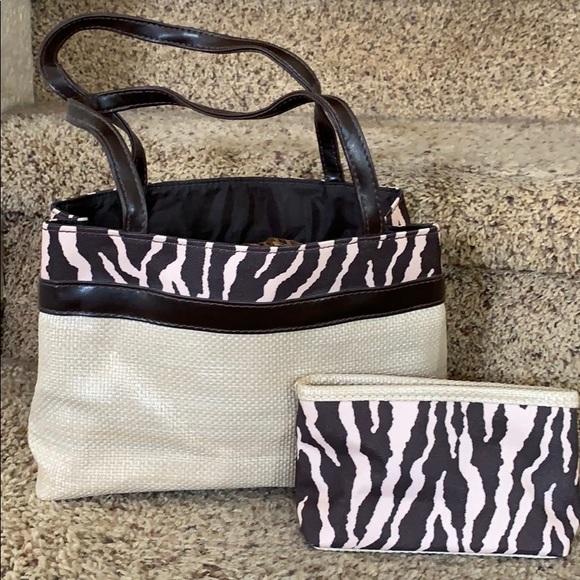 Estee Lauder Handbags - 🆕 Estée Lauder makeup bag and mini bag to match